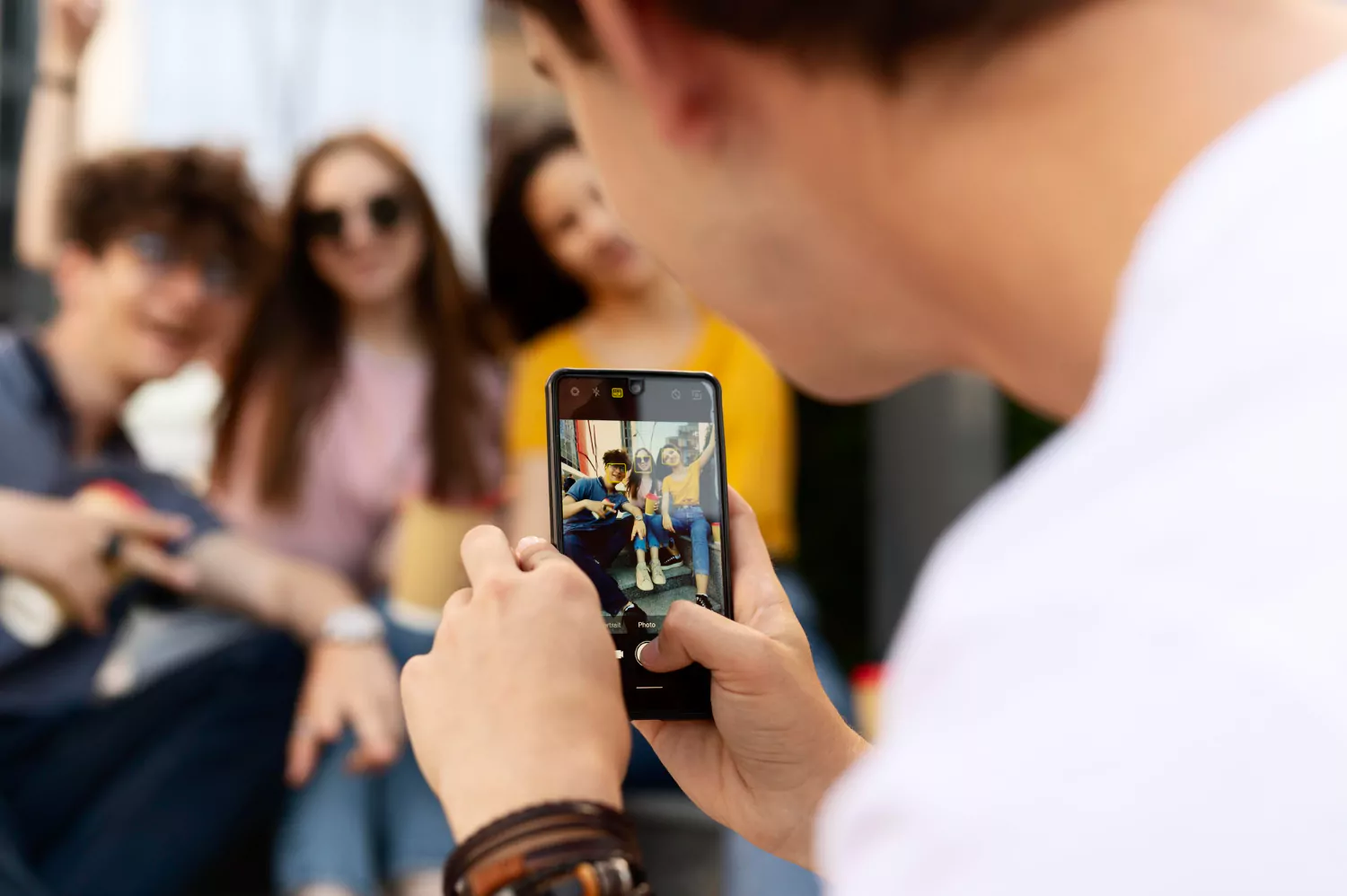Вчителям: Фотозвіти в українських школах: бюрократичний звір чи інструмент мотивації?